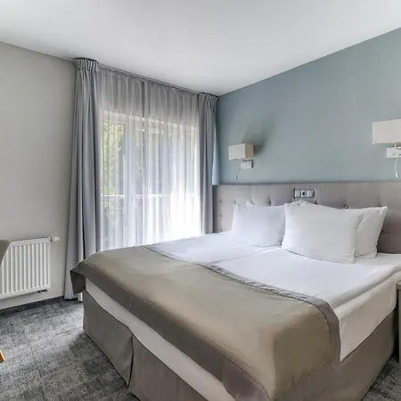 فندق Aqua - Destigo 3*