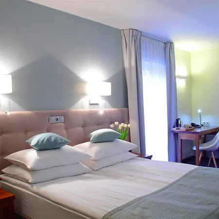 Aqua - Destigo Hotel 3*