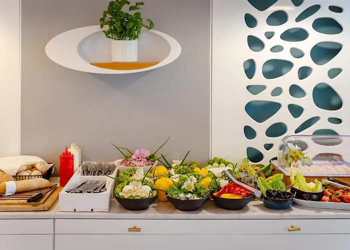 Отель Aqua - Destigo 3*