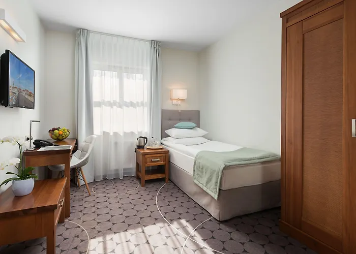 Aqua - Destigo Отель Сопот